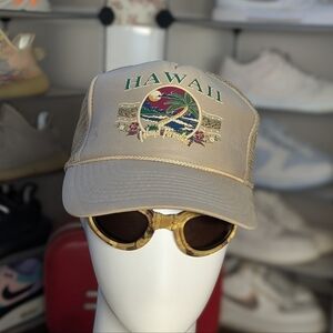 Hawaii Vintage Trucker Hat (OS)